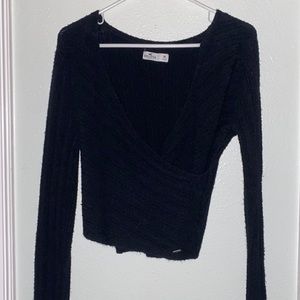 Hollister Wrap Around Sweater. Size M
